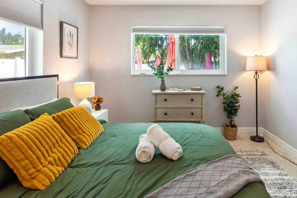 Private Oasis With Pool Near Beaches, Dining & Las Olas Φορτ Λόντερντεϊλ Εξωτερικό φωτογραφία