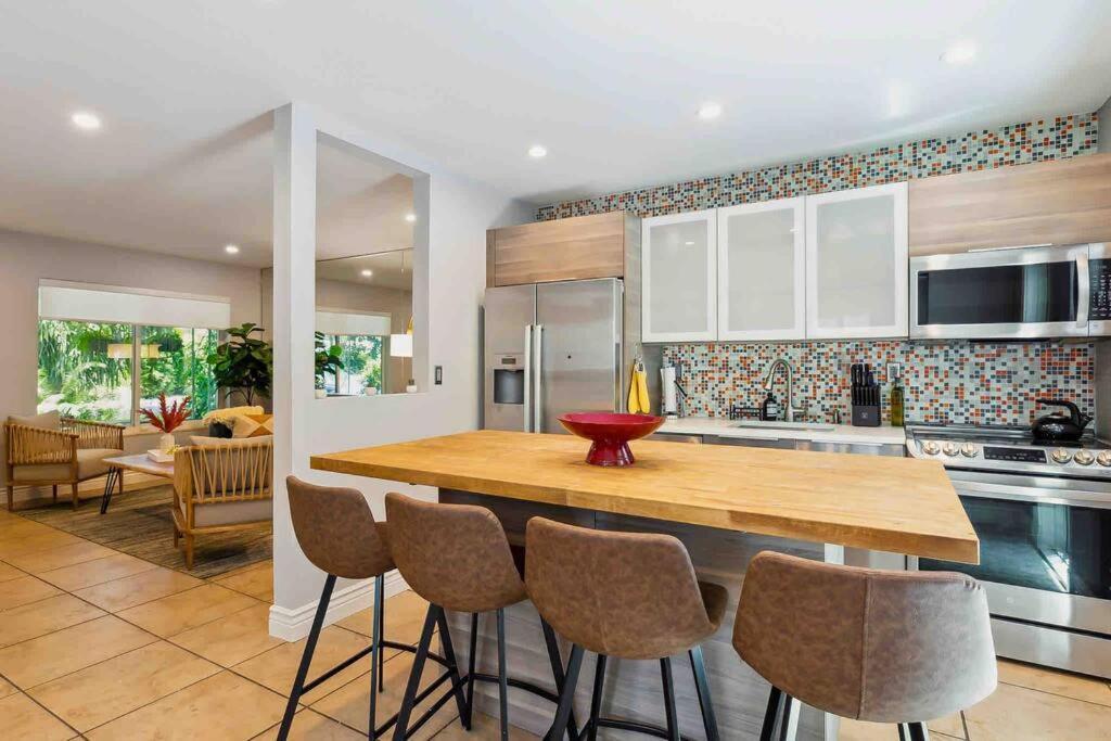 Private Oasis With Pool Near Beaches, Dining & Las Olas Φορτ Λόντερντεϊλ Εξωτερικό φωτογραφία