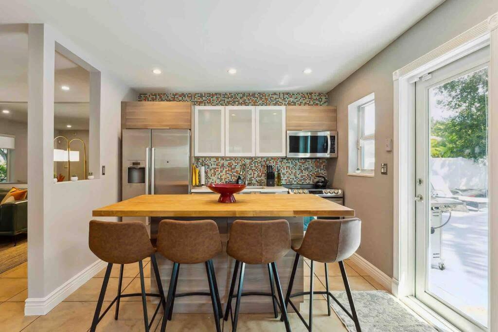 Private Oasis With Pool Near Beaches, Dining & Las Olas Φορτ Λόντερντεϊλ Εξωτερικό φωτογραφία